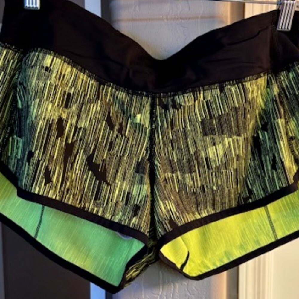 Lululemon Neon Green and Black Speed Up Shorts, low rise, 2.5, Size 6